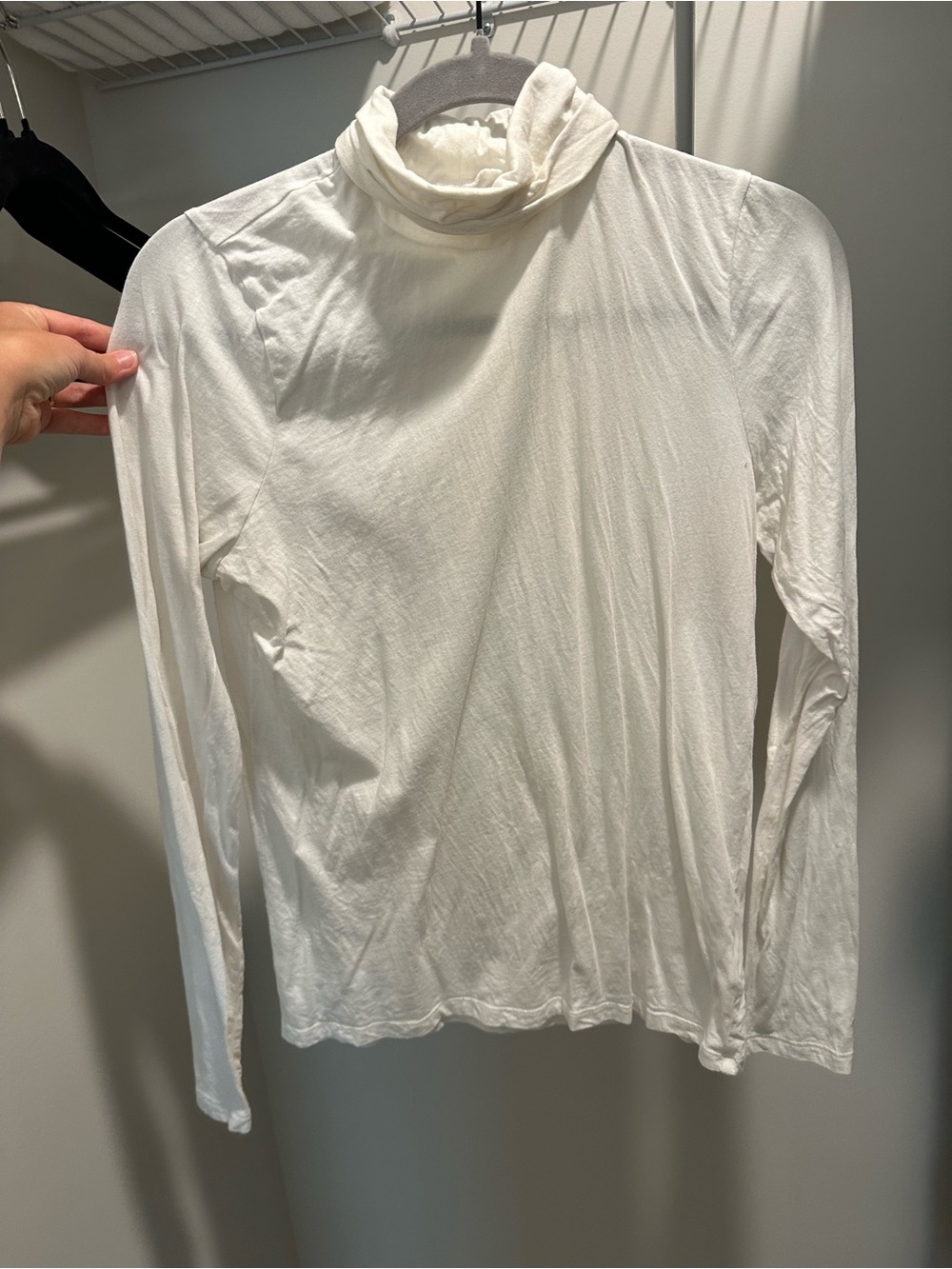 Everlane White Lightweight Turtleneck Long-Sleeve Top